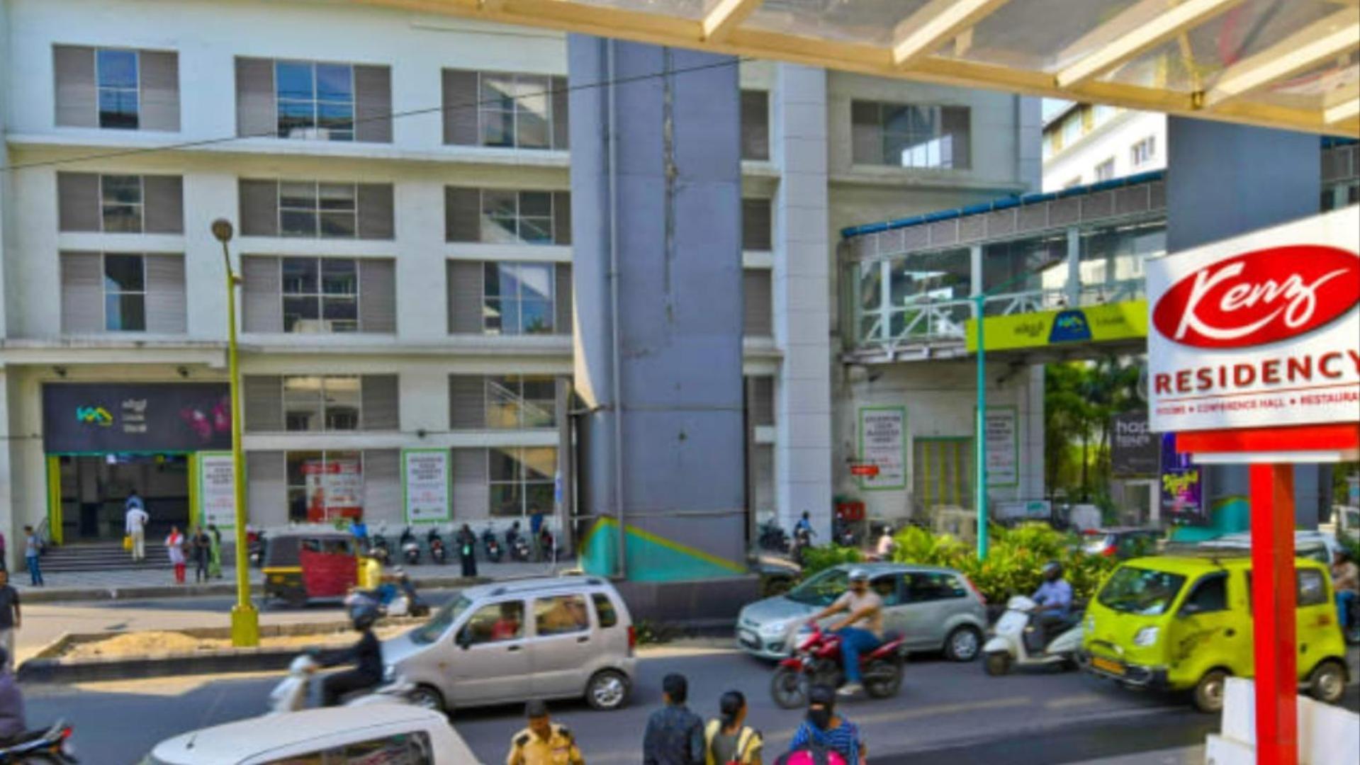 Kenz Residency Hotel Kochi Екстериор снимка
