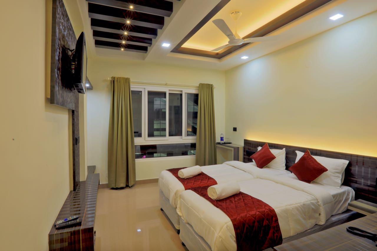 Kenz Residency Hotel Kochi Екстериор снимка