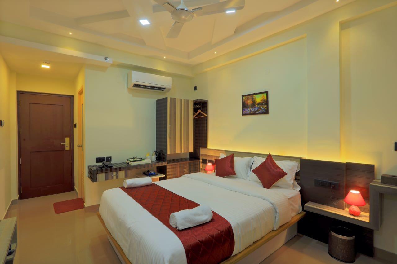 Kenz Residency Hotel Kochi Екстериор снимка