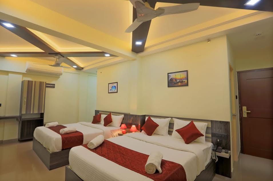 Kenz Residency Hotel Kochi Екстериор снимка