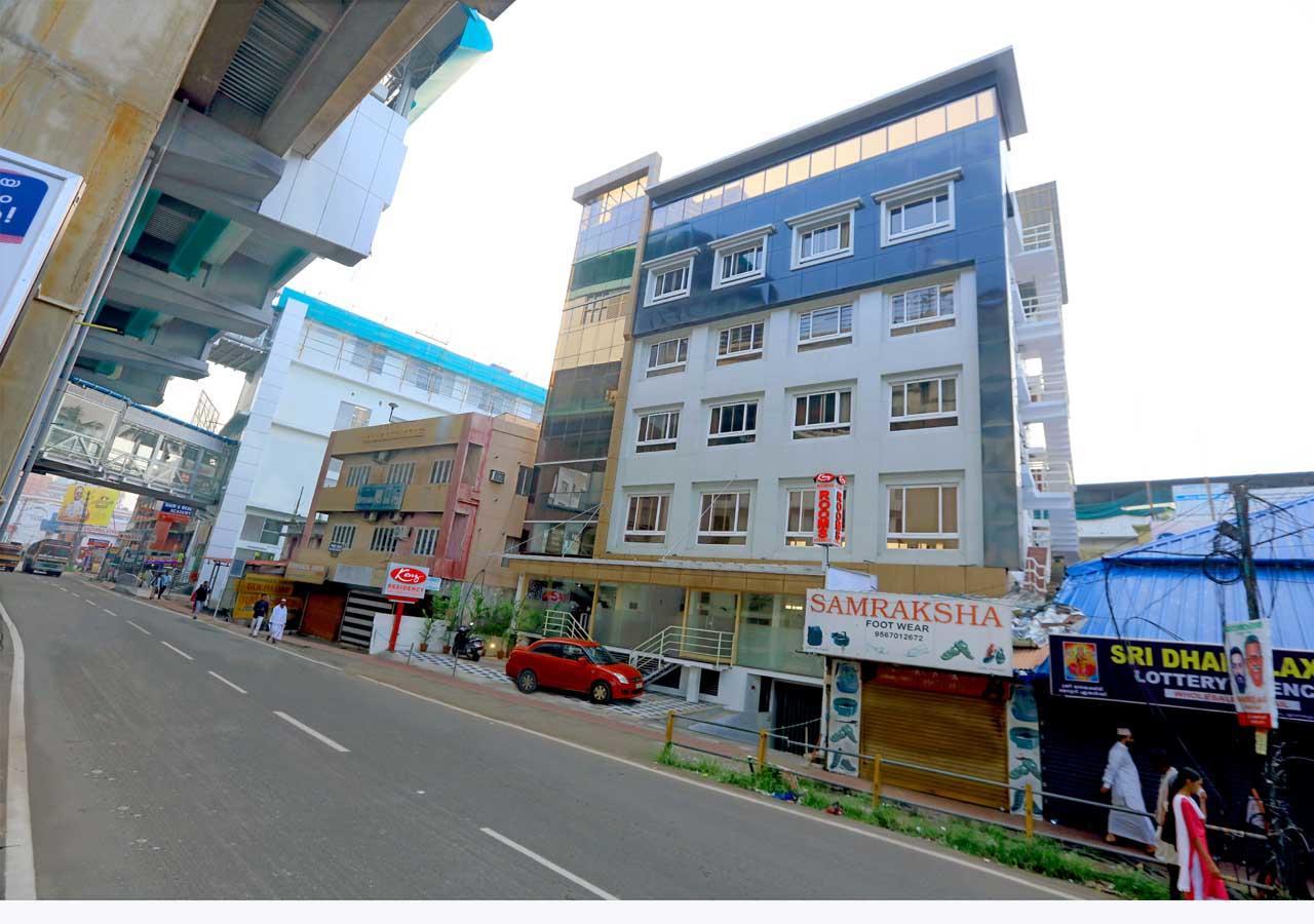 Kenz Residency Hotel Kochi Екстериор снимка